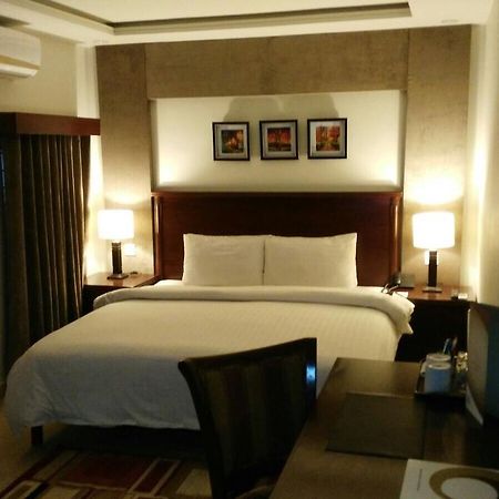 Hotel One Super Islamabad Esterno foto