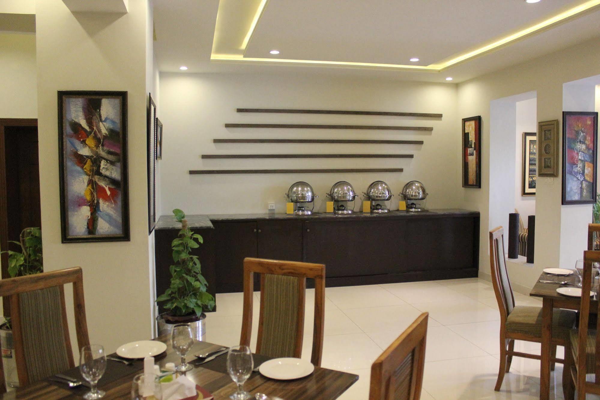 Hotel One Super Islamabad Esterno foto