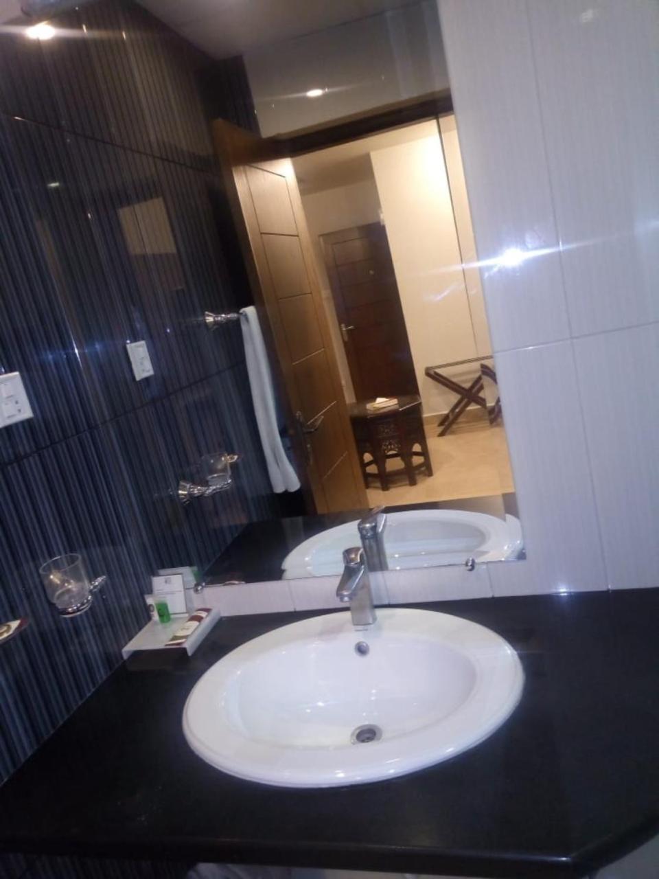 Hotel One Super Islamabad Esterno foto