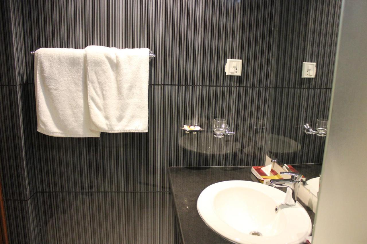 Hotel One Super Islamabad Esterno foto